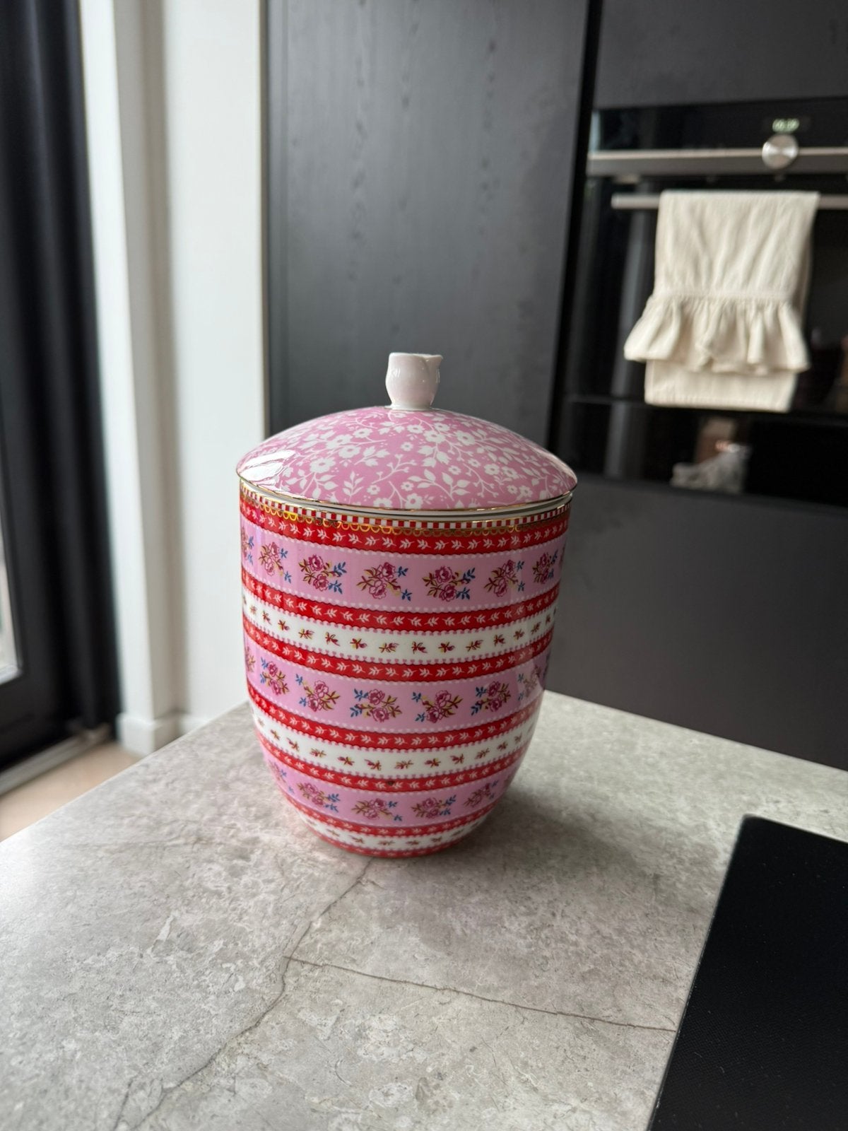 Pip Studio voorraadpot roze met bloemenpatroon, Huis en Inrichting, Ophalen, Zo goed als nieuw, Rond, Porselein of Keramiek
