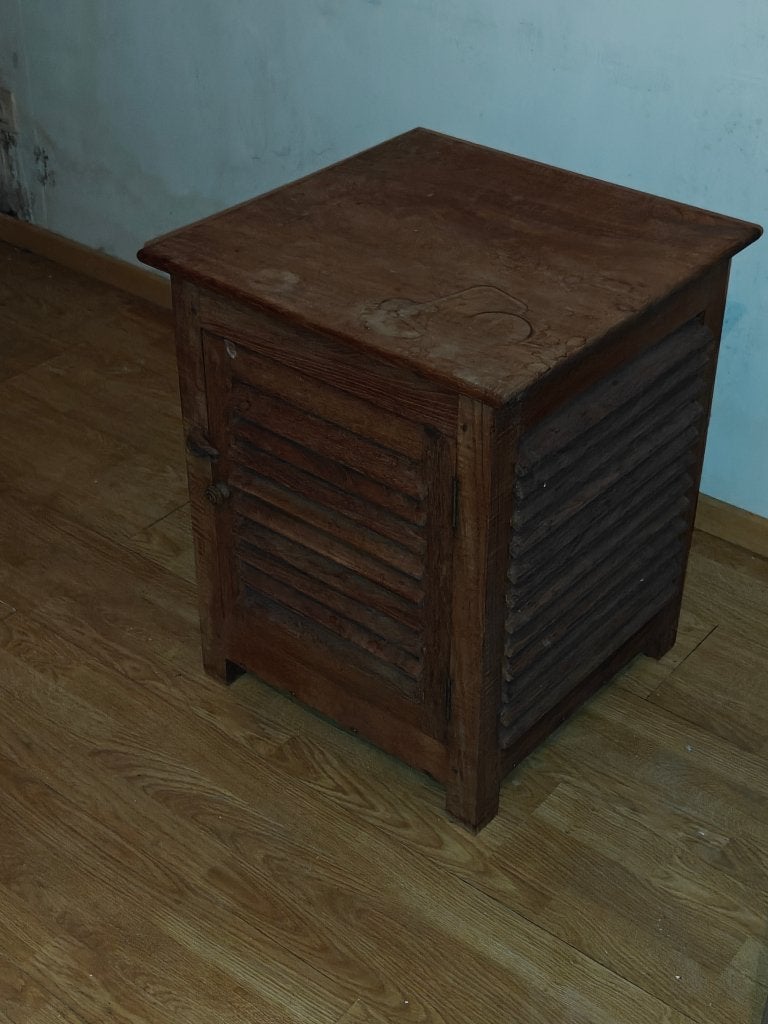 Stoer Rustiek Houten Louvre Kastje, Ophalen