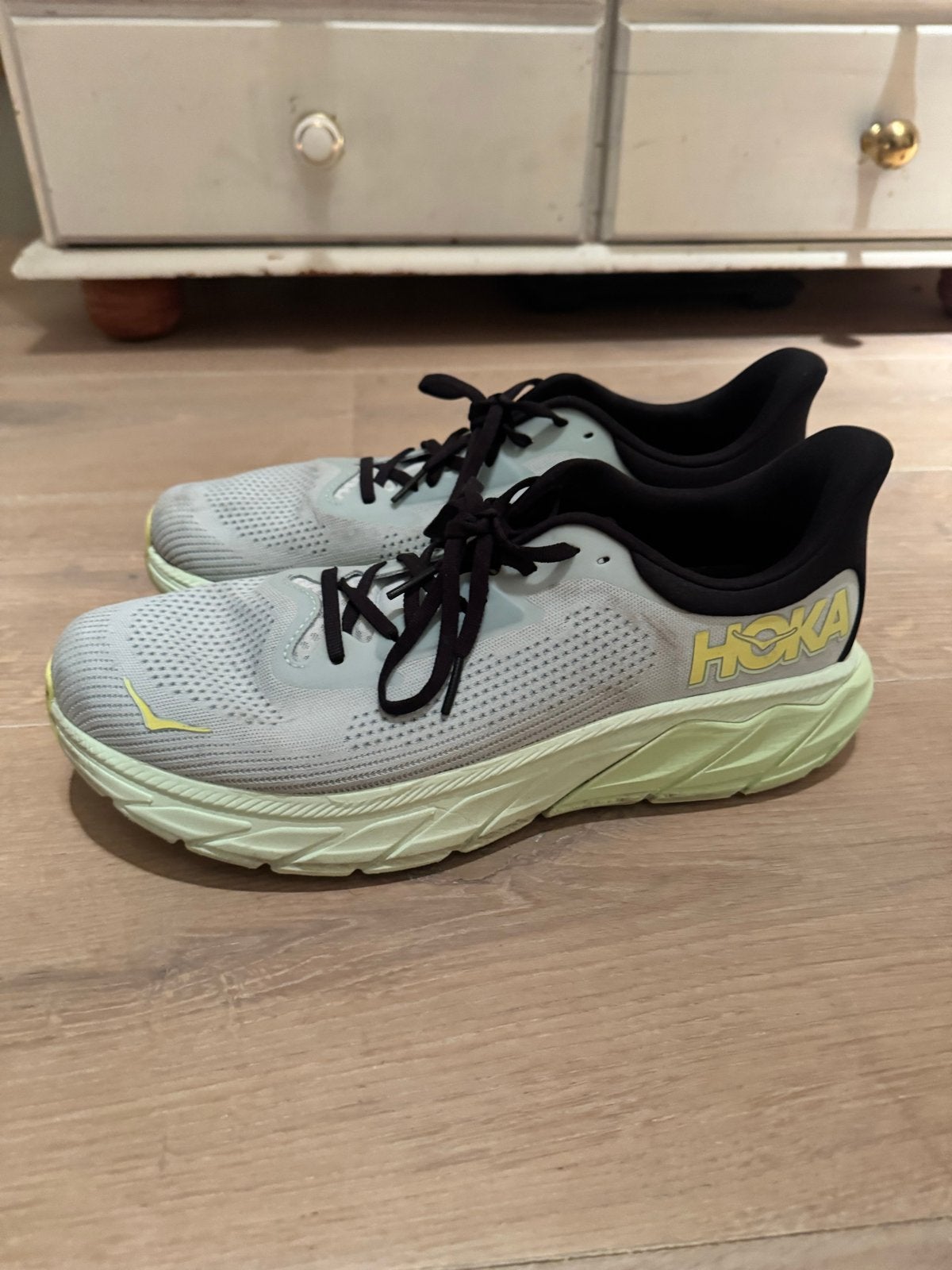 Hoka One One hardloopschoenen - Zo goed als nieuw, Overige merken, Hardloopschoenen, Ophalen of Verzenden, Zo goed als nieuw