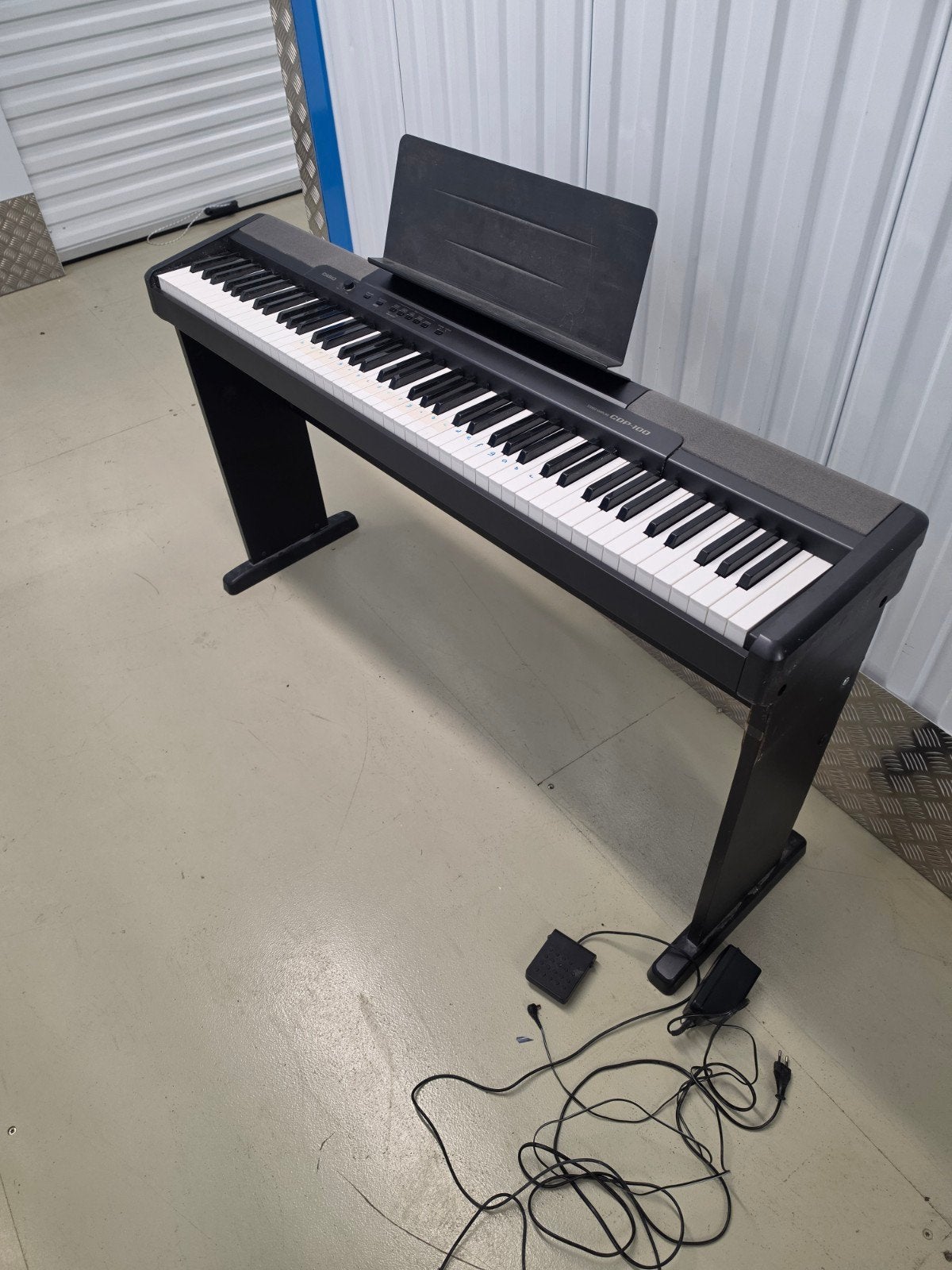 Casio CDP-100 Digitale Piano met standaard en pedaal, Ophalen, Gebruikt, Zwart, Digitaal