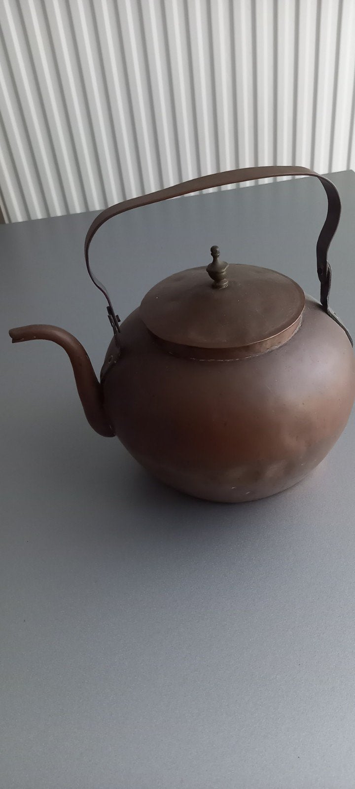 Koperen theepot, Ophalen