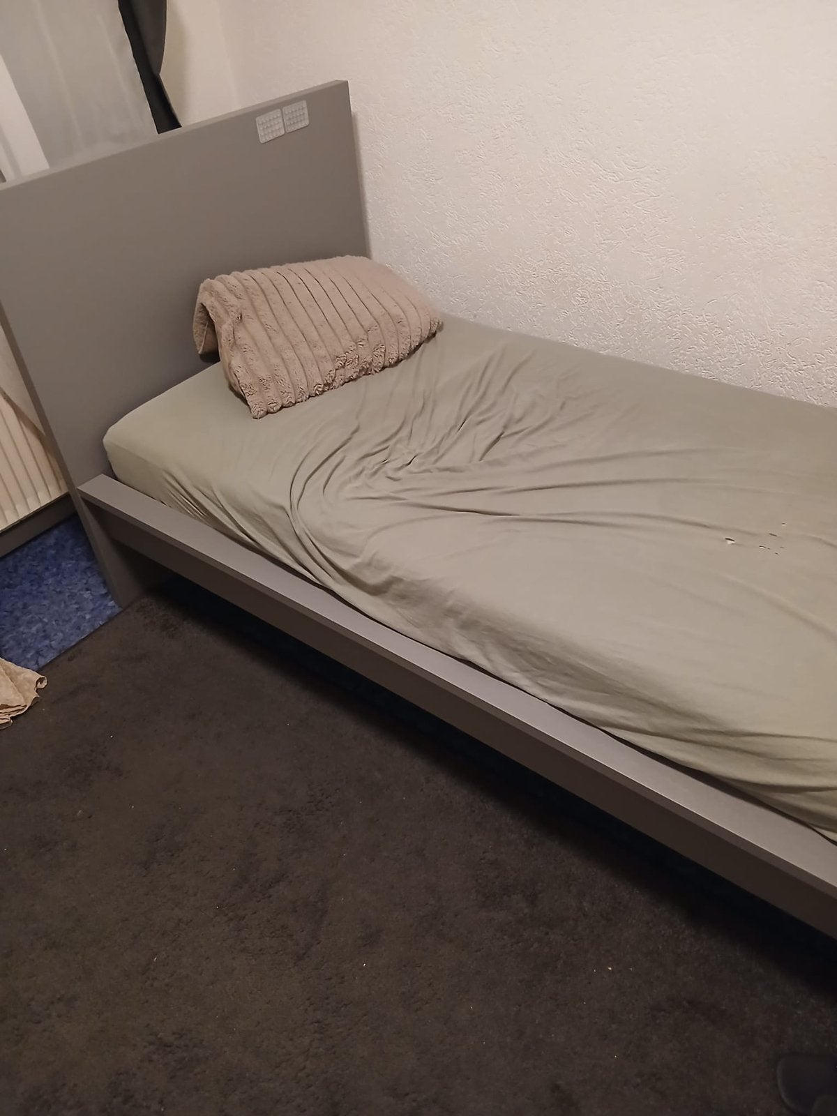 Ikea bed bijna nieuw met matras, Ophalen, Zo goed als nieuw