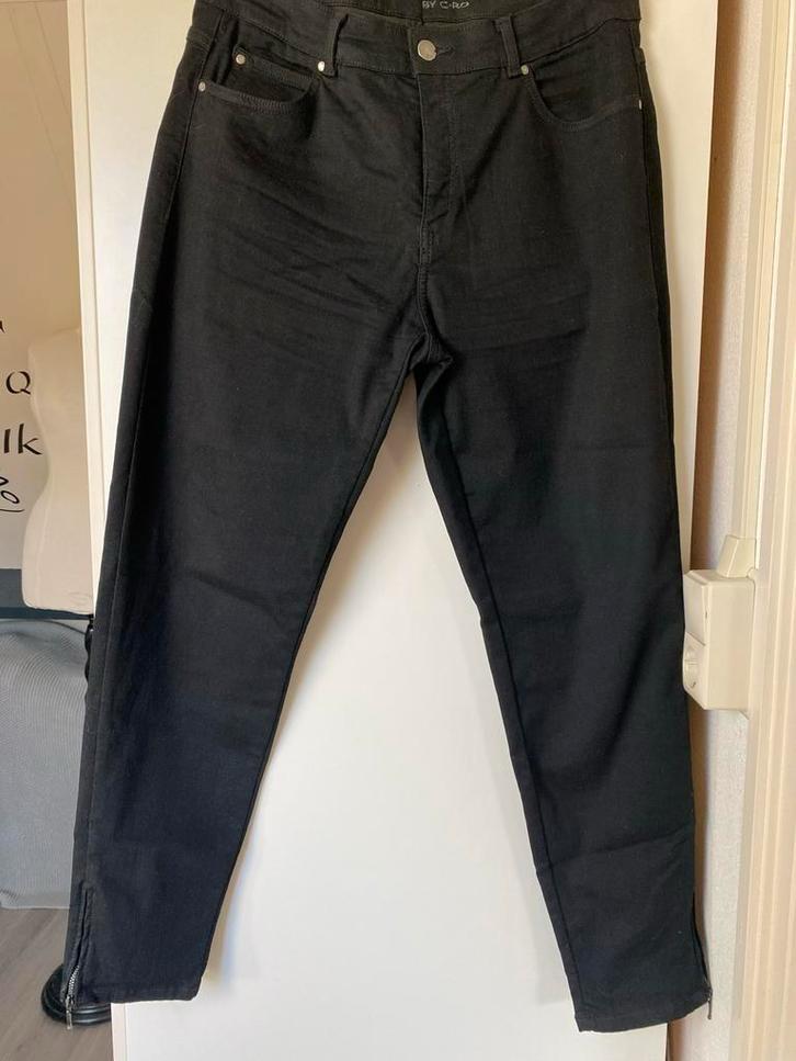C.RO Zwarte en Witte Broek Slim Fit Maat 46, Kleding | Dames, Ophalen of Verzenden, Zo goed als nieuw, Wit, Overige jeansmaten
