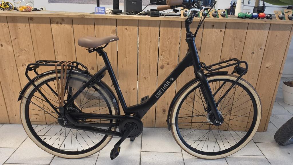 Cortina U4 ''Transporter'' 7V, 56 cm of meer, Ophalen, Zo goed als nieuw, Overige merken