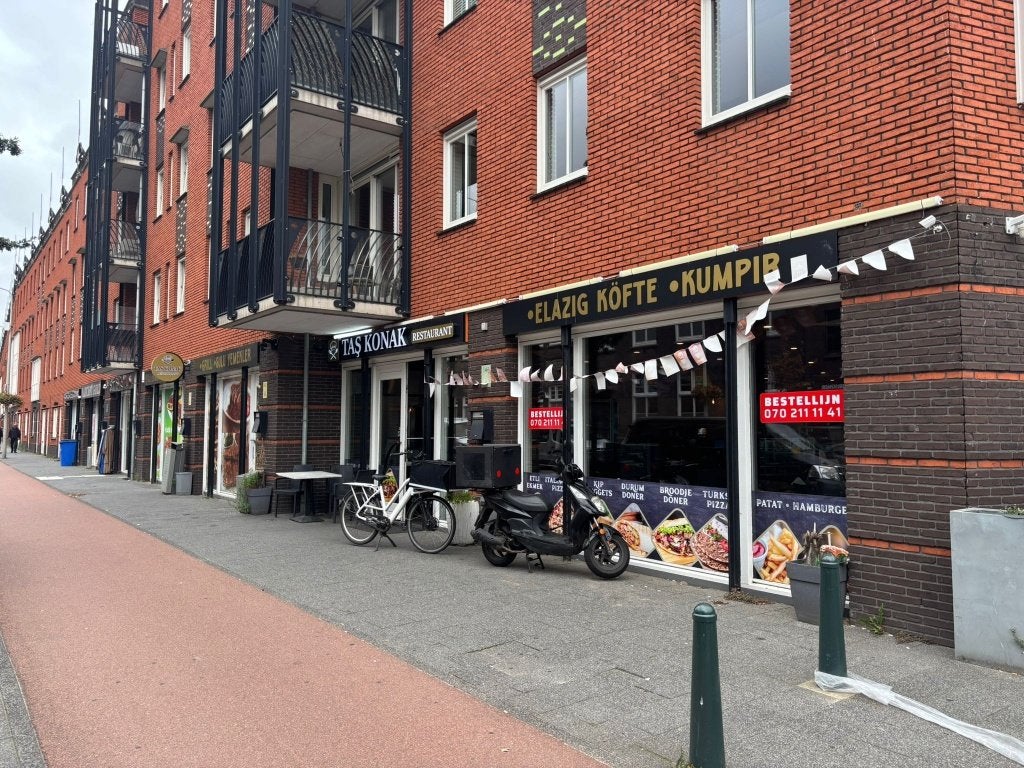 Instapklaar Turks grill-restaurant met pizzeria in Den Haag, Ophalen