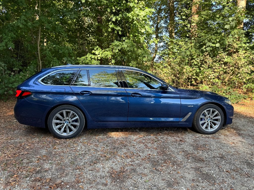 BMW 530e xDrive Luxury Line M Individual B&W - €100.176, Auto's, Automaat, 1935 kg, Beige, 4 cilinders