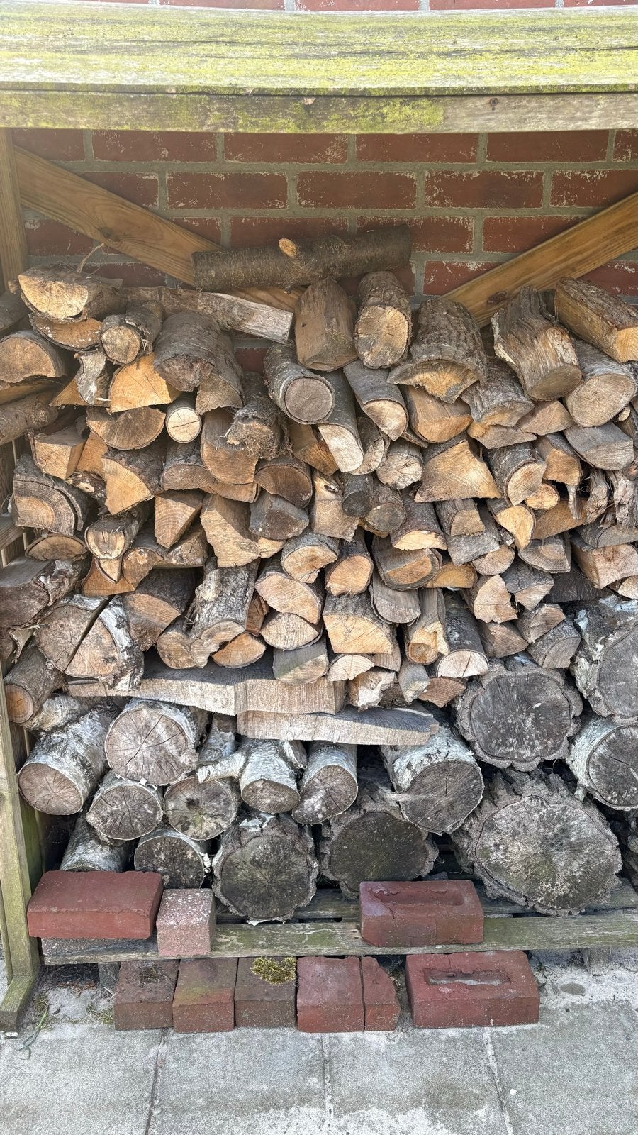 Gedroogd Haardhout mix eiken/beukenhout plus twee houthokken, Tuin en Terras, Haardhout, 3 tot 6 m³, Ophalen, Eikenhout, Blokken