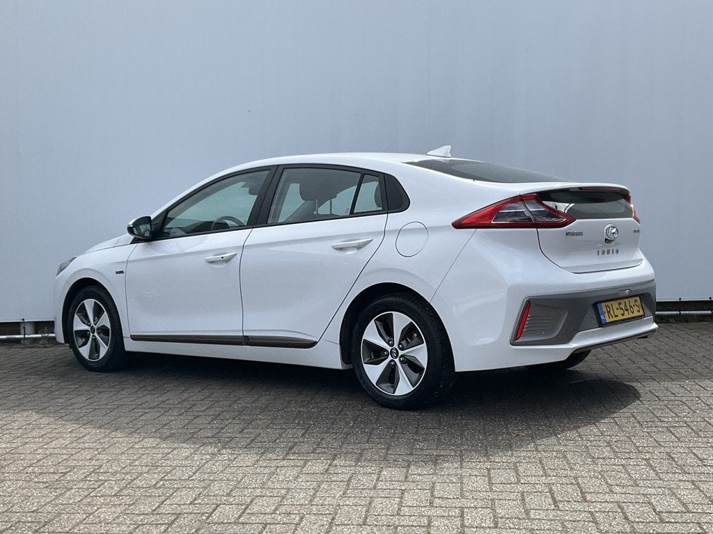 Hyundai IONIQ Comfort EV SOH 90% Adapt.Cruise 1Eig Navi/Cam, Gebruikt, Automatische klimaatregeling, Wit, Origineel Nederlands