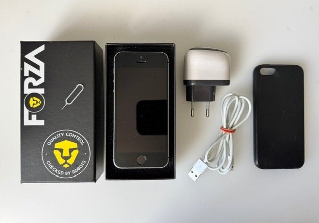 iPhone 5 SE, spacegrey, 32GB geheugen, met beschermhoesje, Gebruikt, 32 GB, Ophalen of Verzenden, Grijs