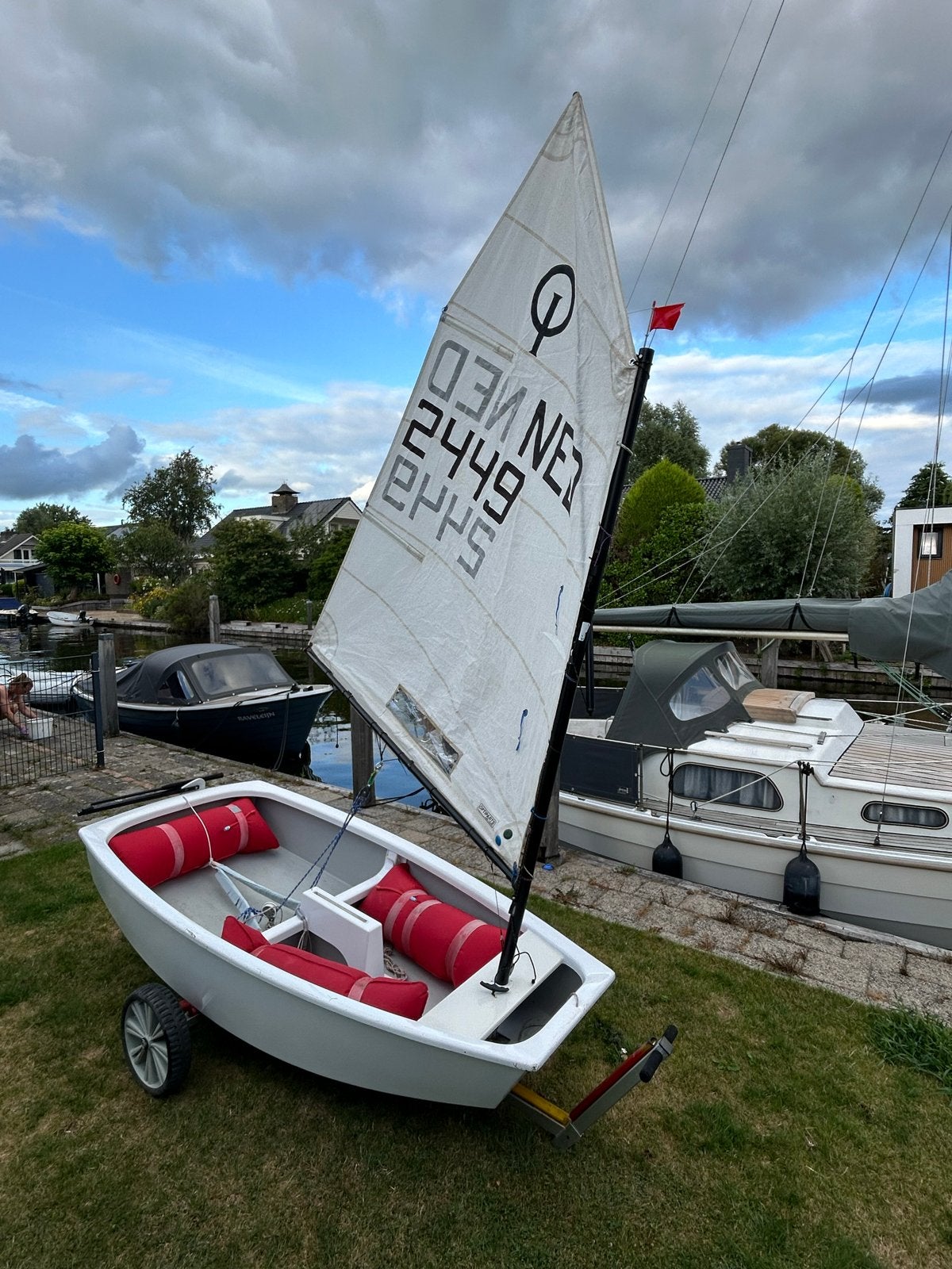Optimist zeilboot met trailer en roeispanen (zeer compleet), Ophalen, Gebruikt, Polyester, Optimist