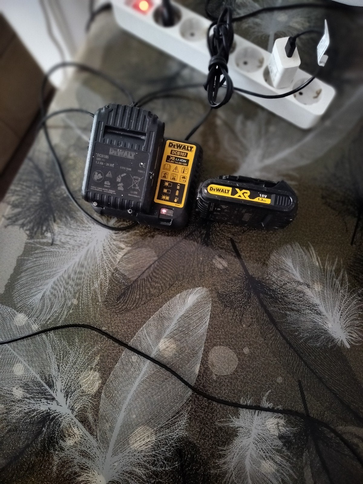 DeWalt accu met oplader!, Ophalen of Verzenden