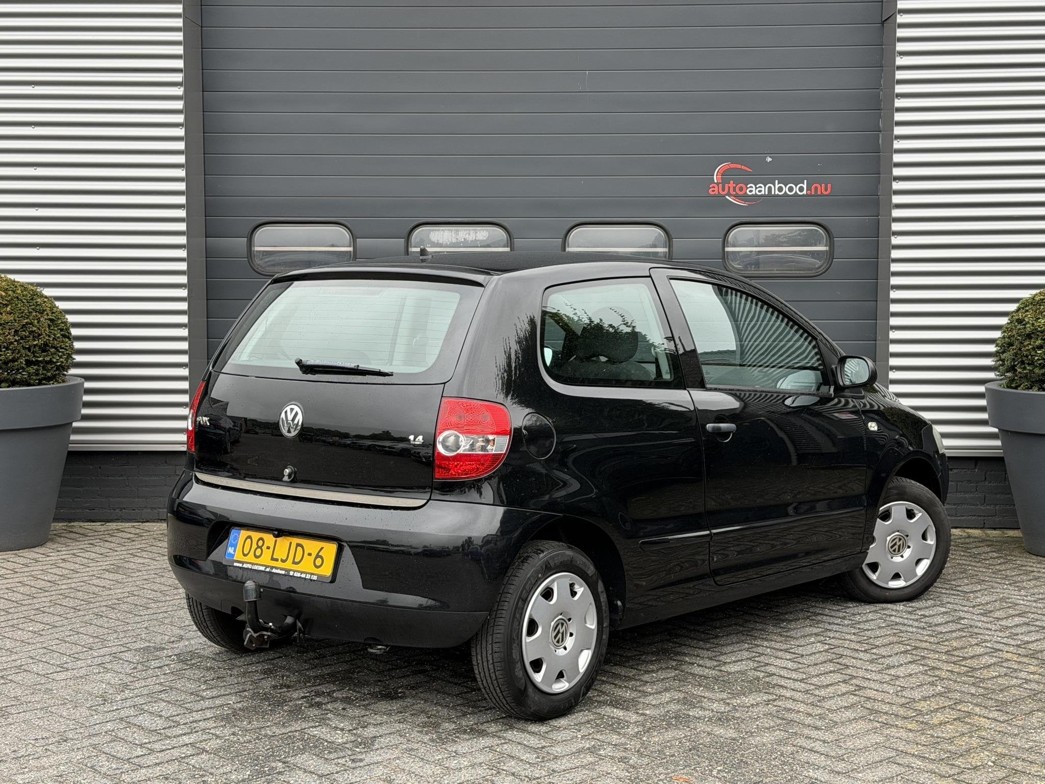 Volkswagen Fox 1.4 Trendline | Airco | Camera | Bluetooth |, Auto's, Voorwielaandrijving, Zwart, 4 stoelen, Zwart