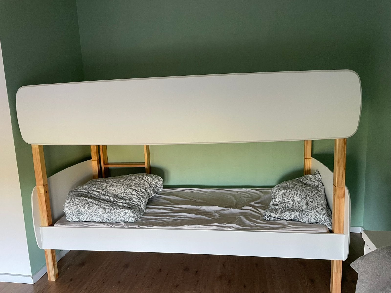 Stapelbed hout, ook los te koppelen in 2x 1 persoonsbedden, Ophalen of Verzenden, Gebruikt, Stapelbed