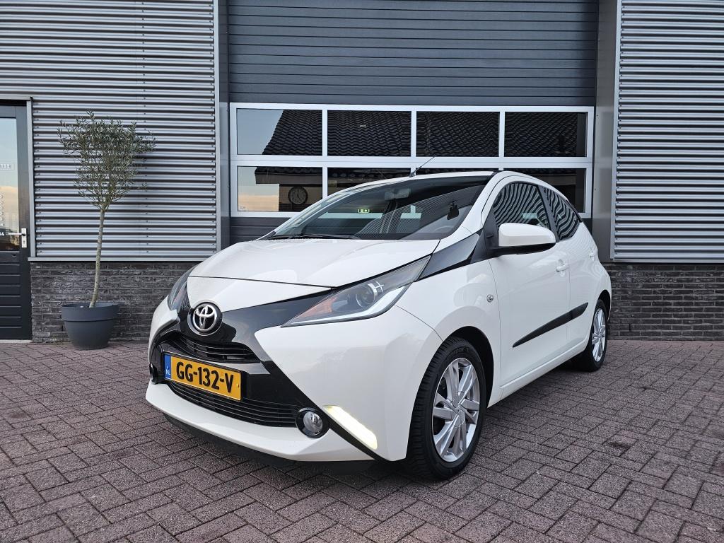 Toyota Aygo | NL Auto | Airco | 1.0 VVT-i x-wave (bj 2015), Voorwielaandrijving, Euro 5, Gebruikt, Start-stop-systeem
