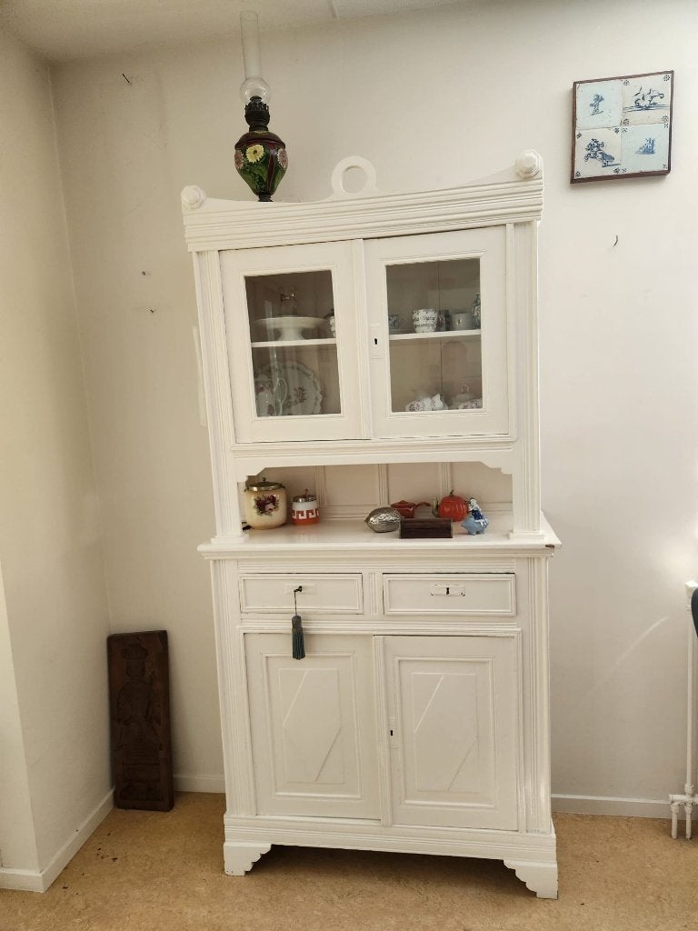 Charmant en brocant, wit buffetkastje, Ophalen
