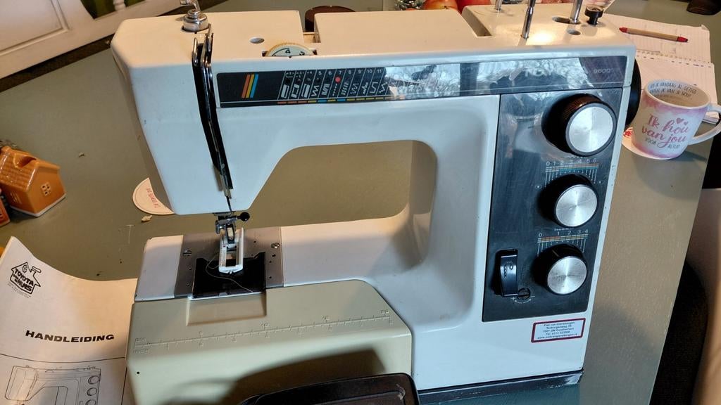 Naaimachine Toyota 9600, Ophalen of Verzenden, Gebruikt, Naaimachine, Overige merken