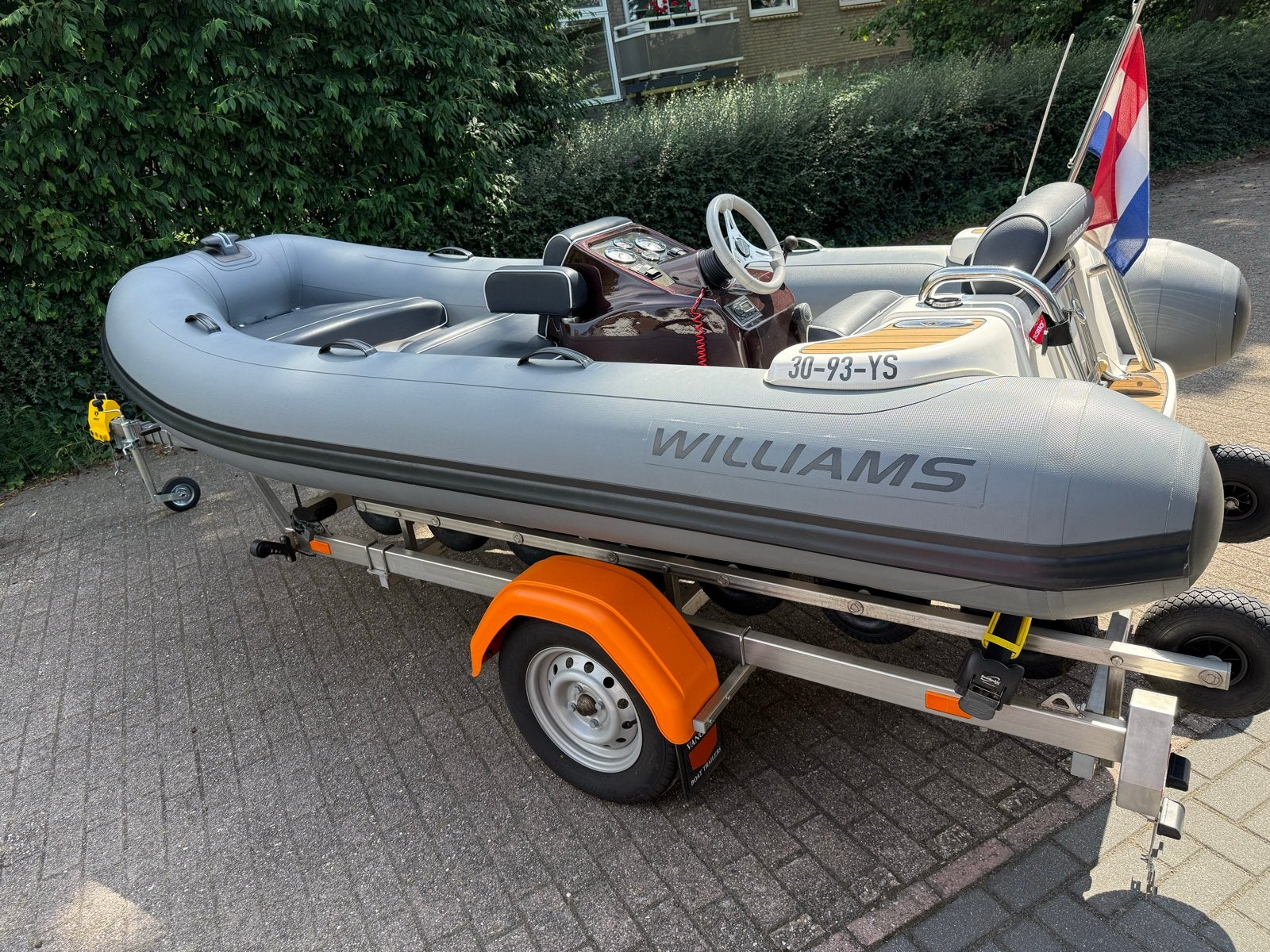 Williams Turbojet 385S - Luxe Tender met 143 pk Jetmotor, Inclusief motor, Binnenboordmotor, Zo goed als nieuw, Benzine