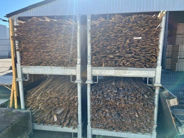 Hout Latjes oplat-houtjes, Doe-het-zelf en Verbouw, Geïmpregneerd, 25 tot 50 mm, Ophalen of Verzenden, Zo goed als nieuw