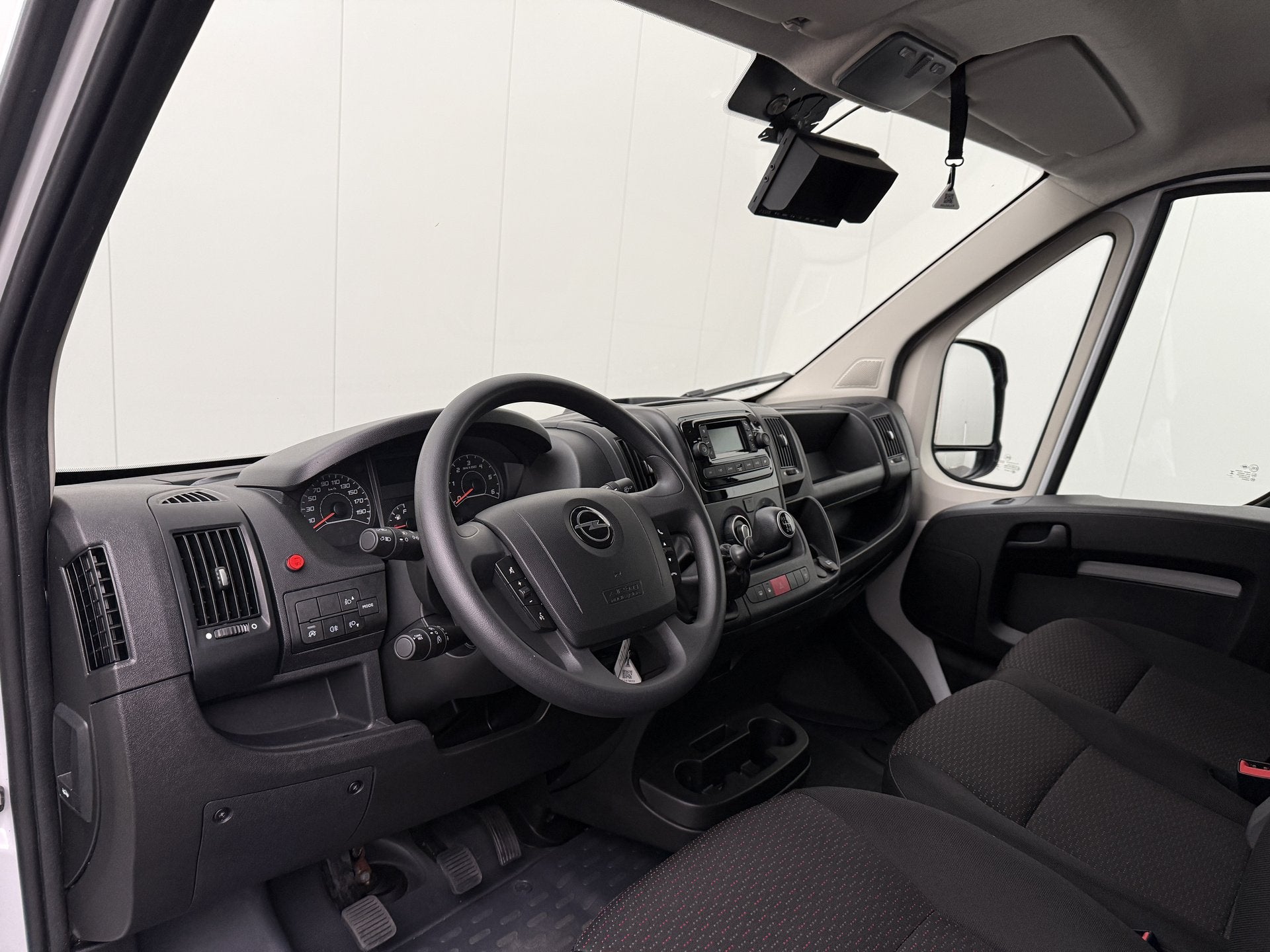Opel Movano Bakwagen+Laadklep | Trekhaak ! | Dakspoiler | Ca, Stof, Gebruikt, 2500 kg, Wit