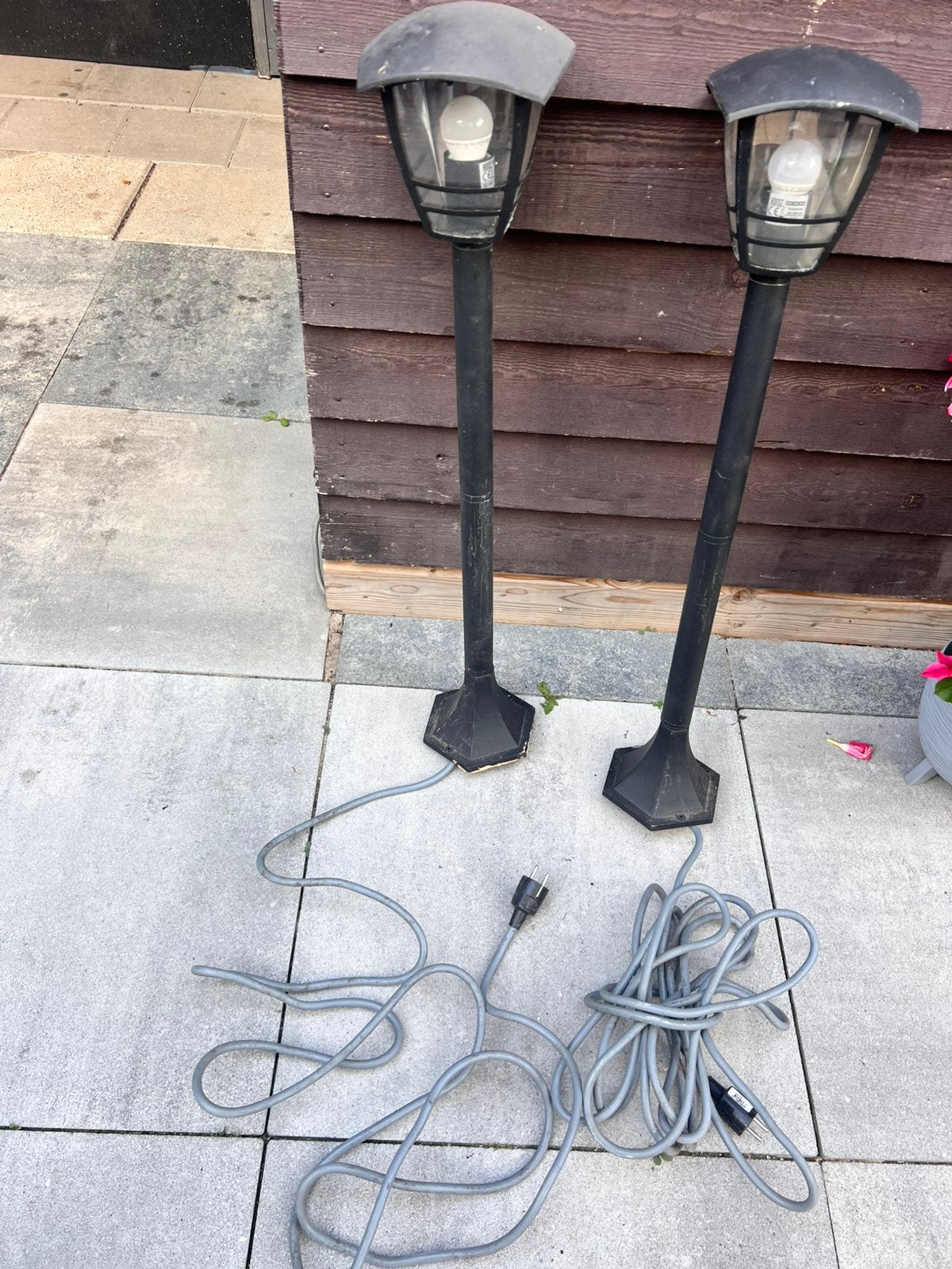 2 buitenlampen op stroom, Ophalen, Minder dan 50 watt, Overige typen, Rvs