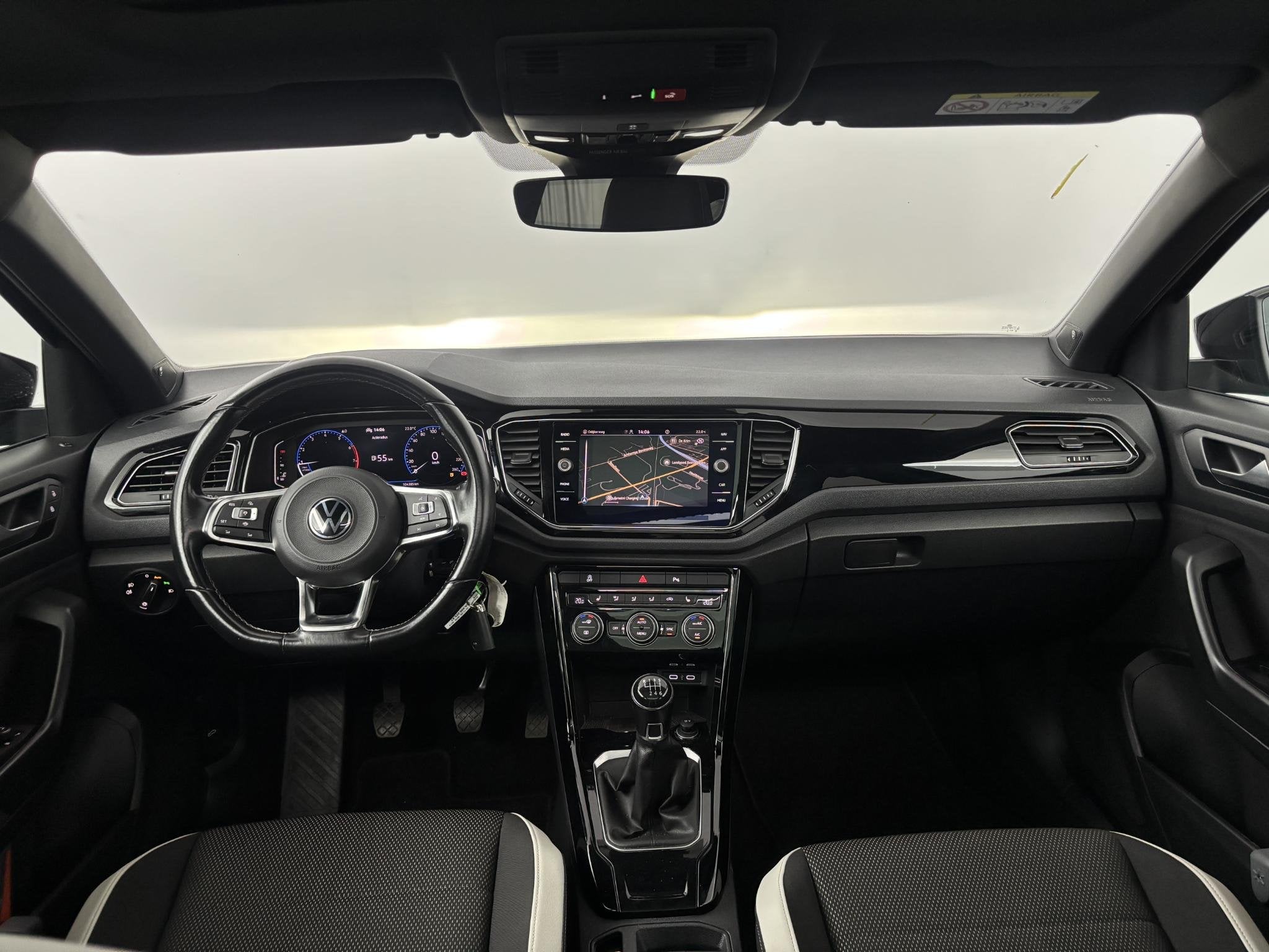 Volkswagen T-Roc 1.5 TSI 150pk Sport | Black Style | Panoram, Auto's, Voorwielaandrijving, Stof, 4 cilinders, Zwart
