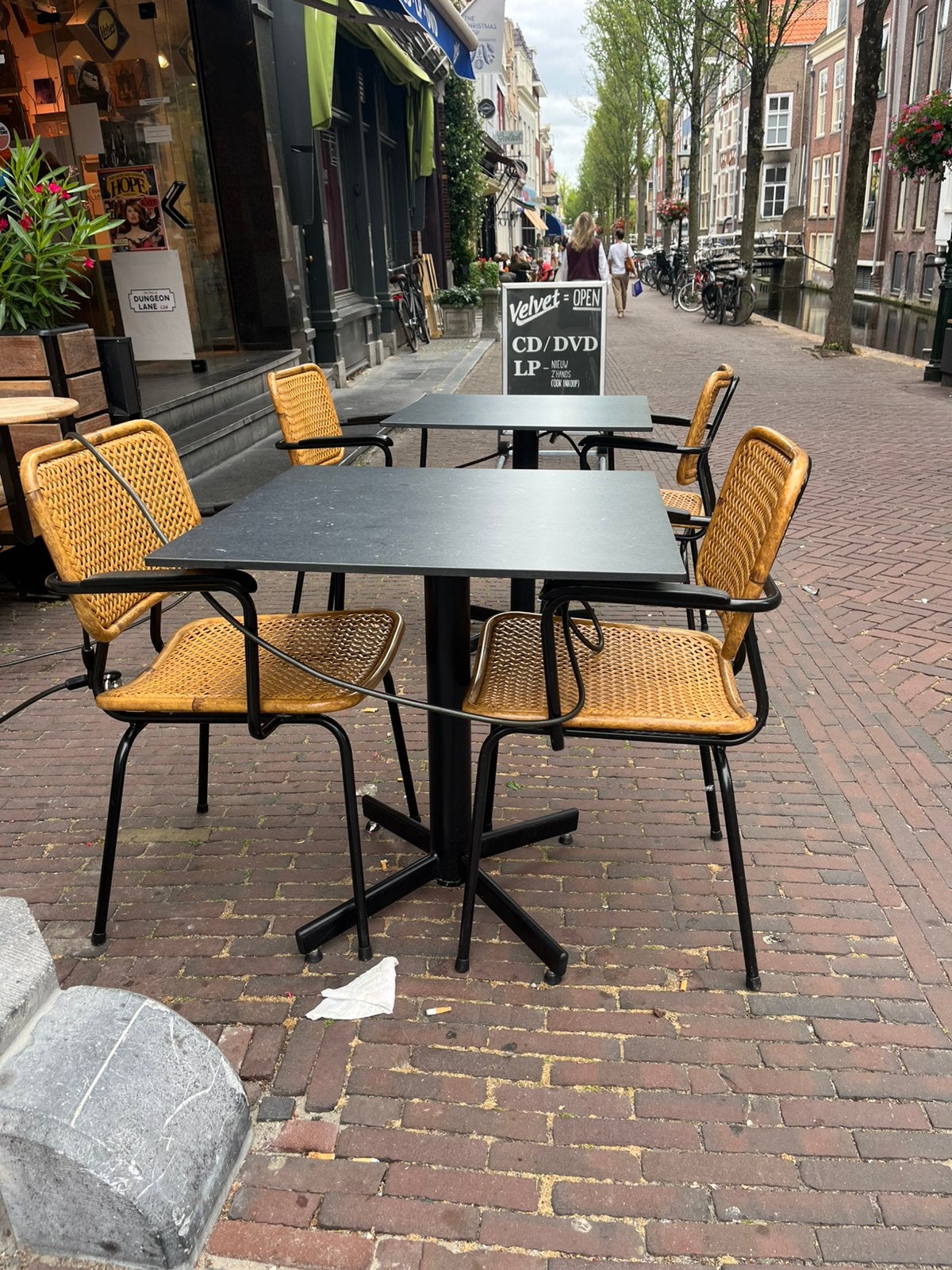 Terras tafels met stoelen., Ophalen, Zo goed als nieuw