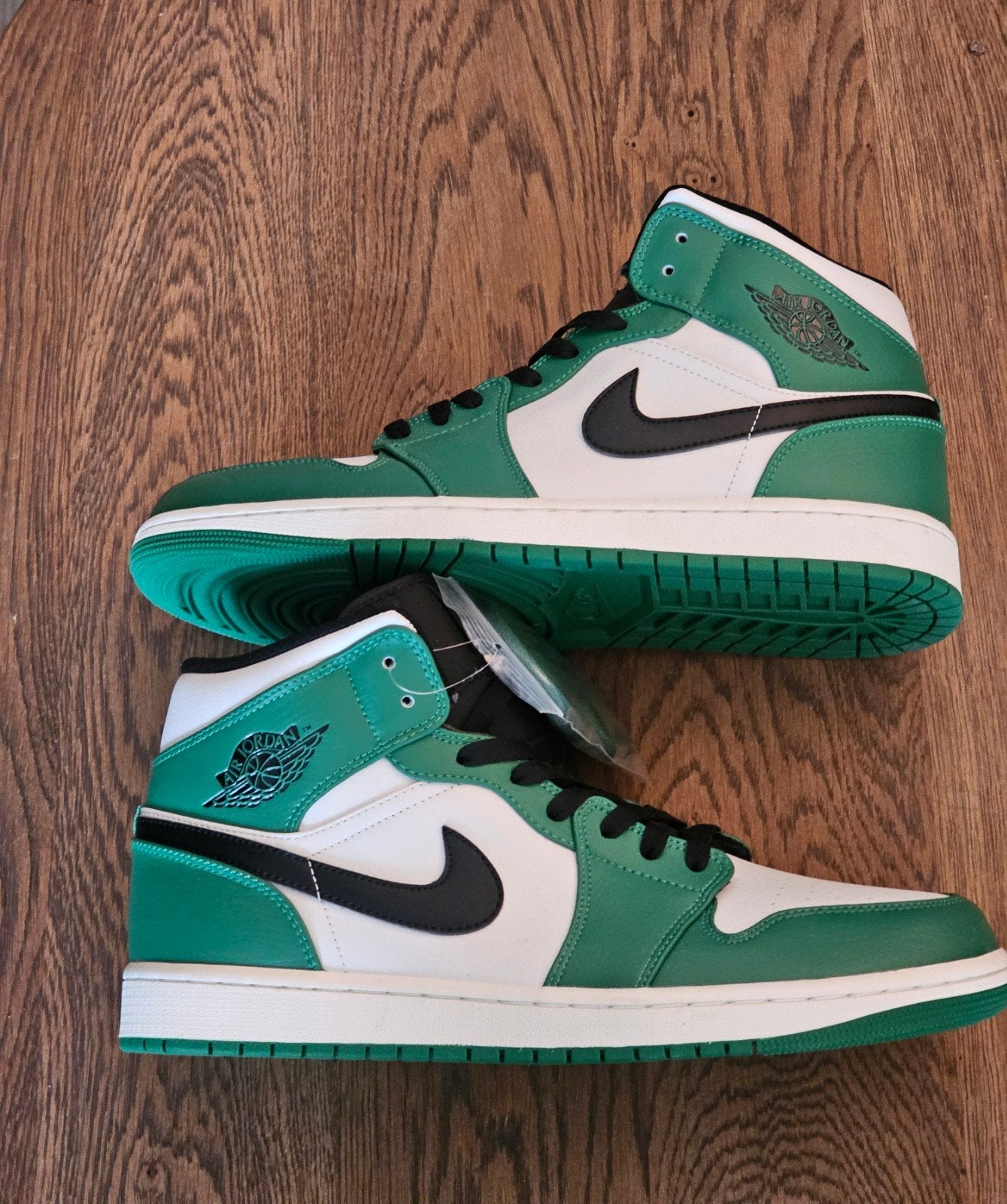 Nike Air Jordan 1 Mid Pine Green - Maat 45, Kleding | Heren, Schoenen, Overige kleuren, Ophalen of Verzenden, Zo goed als nieuw
