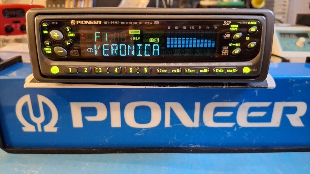 Pioneer DEH-P825R vintage met AB en bluetooth modificatie, Auto diversen, Haven 1087 Keetberglaan 1 9120 Melsele Belgium, Gebruikt
