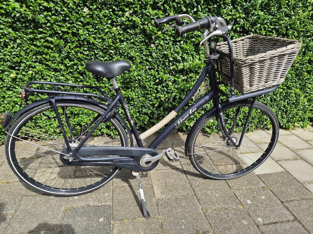 Matzwarte Sparta Omafiets Met Rek En Krat, Fietsen en Brommers, Fietsen | Dames | Omafietsen, Ophalen, Sparta, Versnellingen, 53 tot 56 cm
