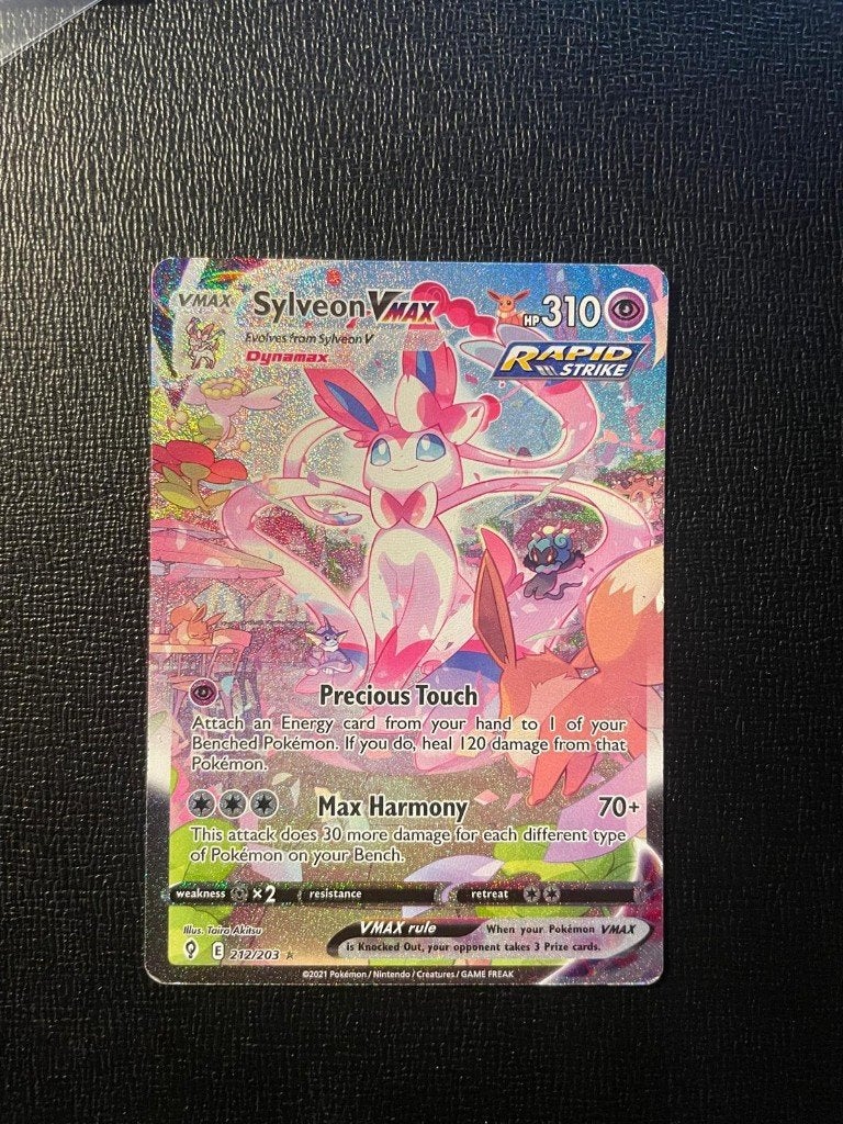 Sylveon Vmax 212 €150 - Evolving skies, Hobby en Vrije tijd, Verzamelkaartspellen | Pokémon, Ophalen of Verzenden, Zo goed als nieuw