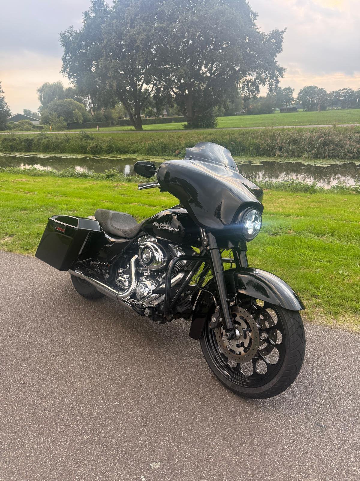 Harley Davidson Electra / Street Glide Custom Bagger Zwart, 2 cilinders, Motorrijbewijs A, Gebruikt, Particulier