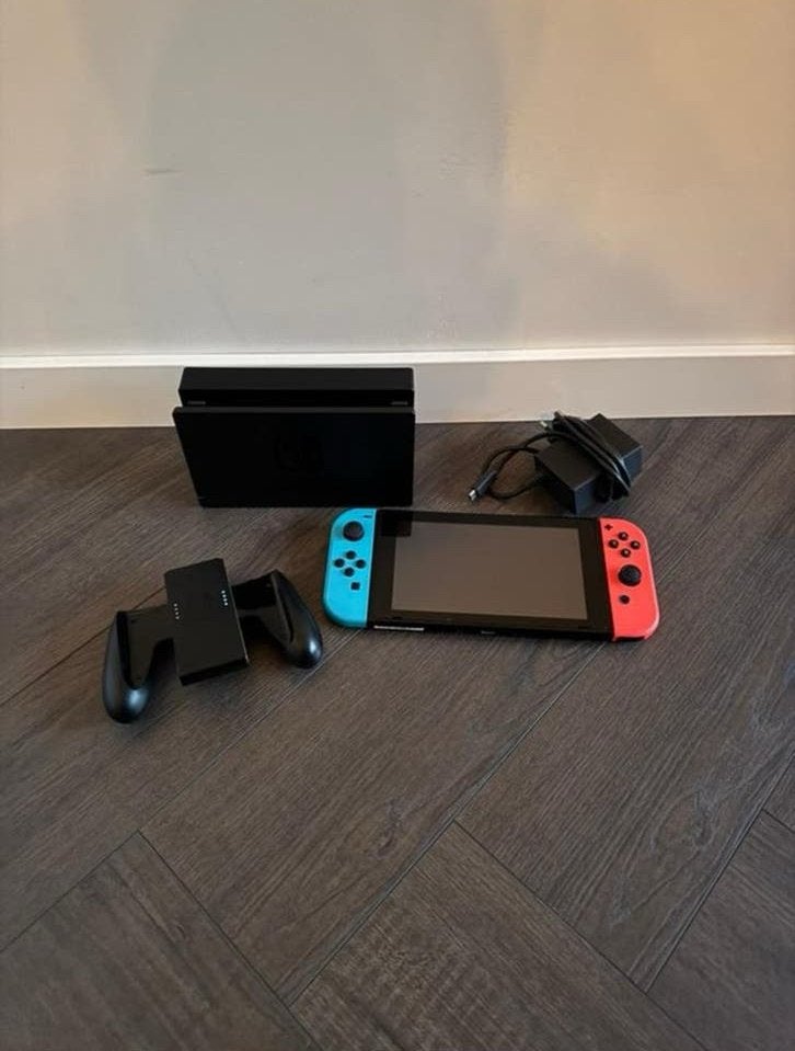 Nintendo Switch V1, Ophalen of Verzenden, Zo goed als nieuw, Met 2 controllers, Switch Original