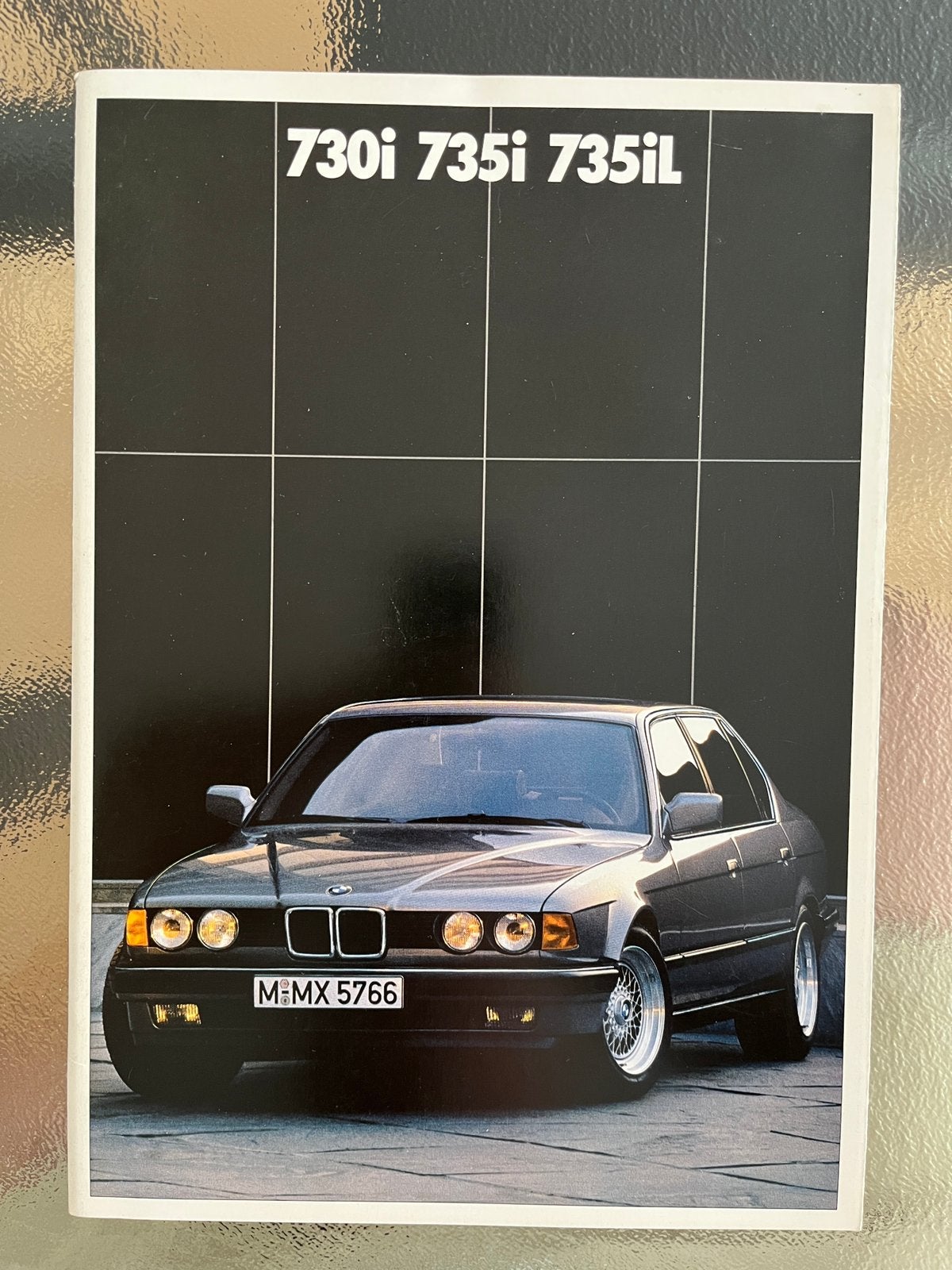 BMW 730i 735i 735iL. Brochure 47 pag’s in NL. 1987, Ophalen of Verzenden, Zo goed als nieuw, BMW