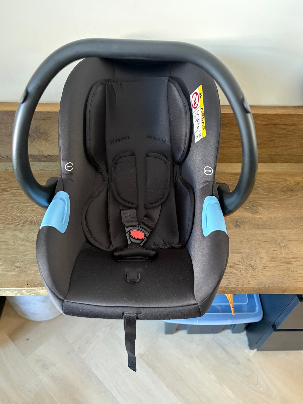 Novi Baby Autostoel met Isofixbase, zonnekap en adapters, Kinderen en Baby's, Autostoeltjes, Autogordel of Isofix, Zo goed als nieuw