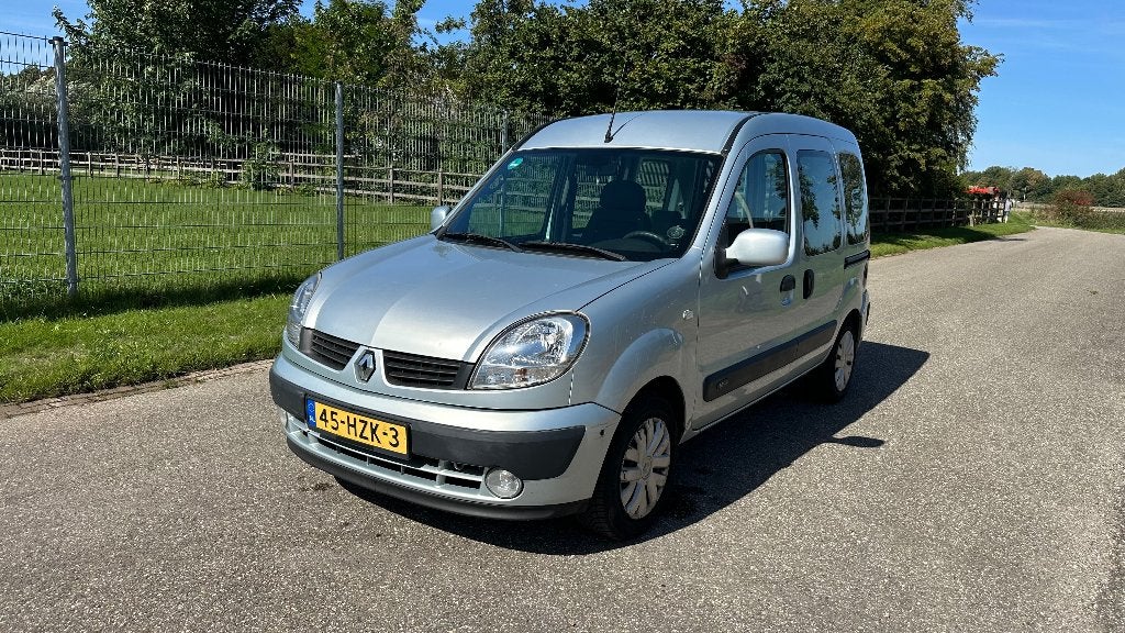 Renault Kangoo 1.6 16V AUT 2006 Grijs, Auto's, Renault, Stof, Elektrische ramen, 1095 kg, 49 €/maand