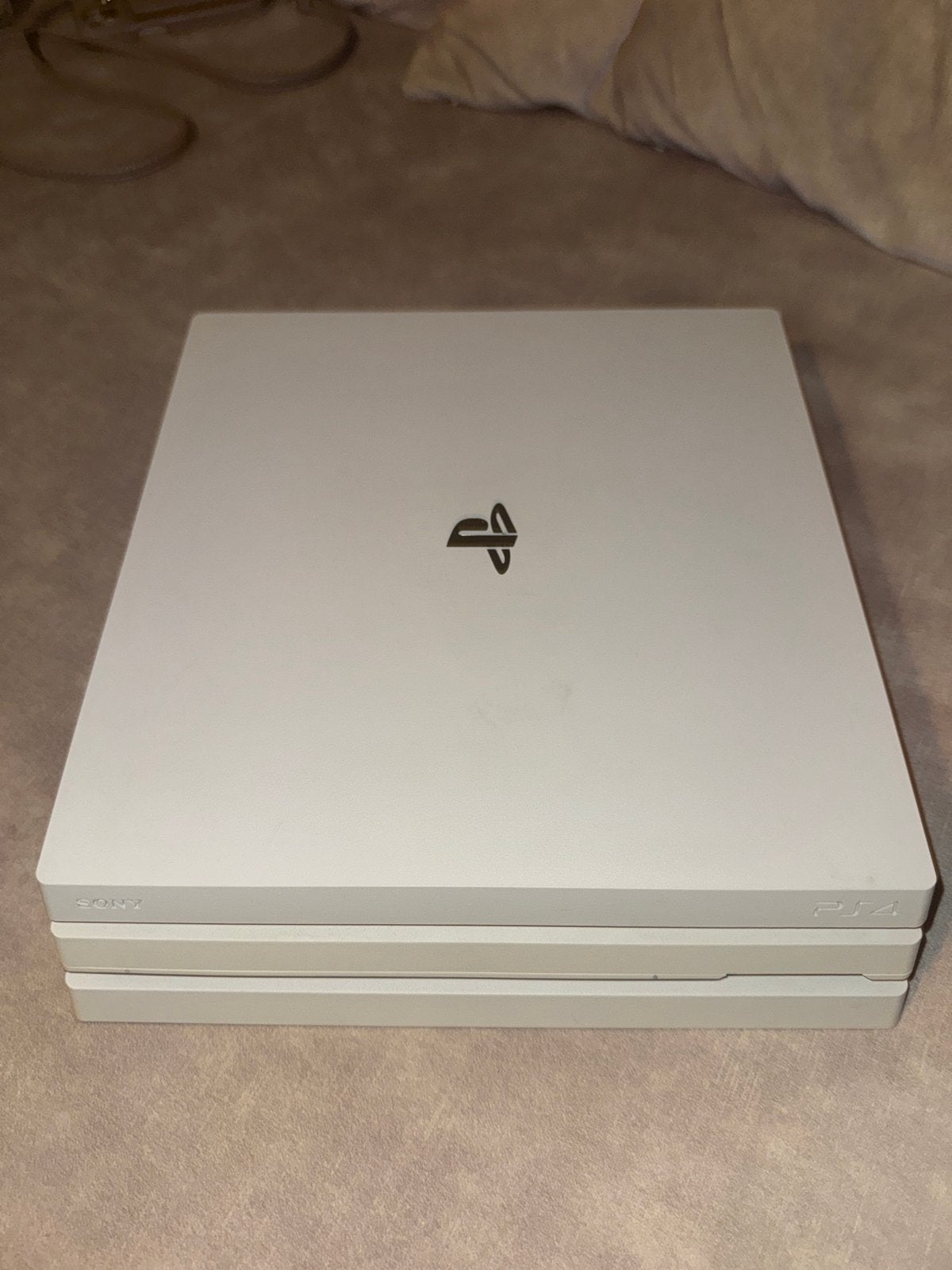 PlayStation 4 Pro 1TB Glacier White met 1 controller, Ophalen, Met games, Zo goed als nieuw, 1 TB
