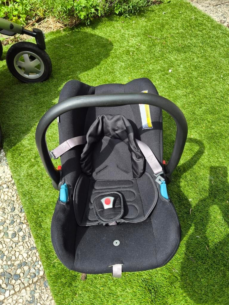 Gratis baby autostoeltje - Qute, Overige merken, Ophalen of Verzenden, 0 t/m 13 kg, Gebruikt