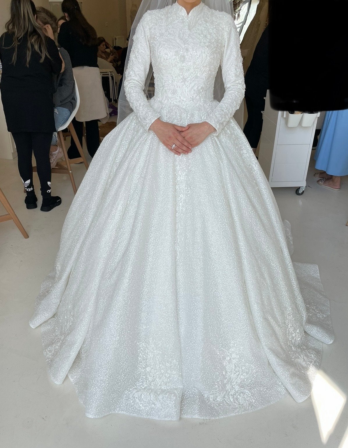 Prachtige Witte Trouwjurk met Lange Mouwen, Kleding | Dames, Trouwkleding en Trouwaccessoires, Ophalen, Zo goed als nieuw, Wit