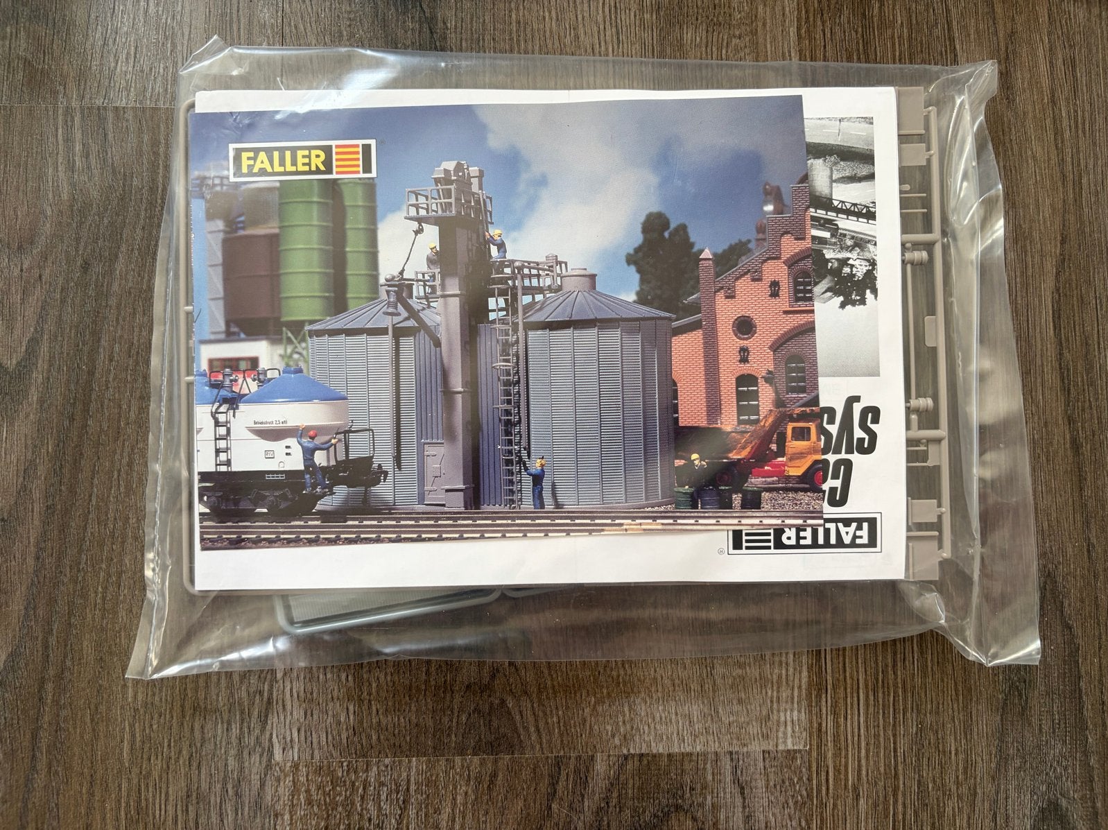 Faller H0 130905 Graansilo Bouwpakket Nieuw, Hobby en Vrije tijd, Ophalen of Verzenden, Nieuw, 1:50 tot 1:144