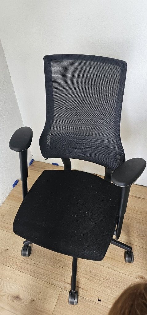Ergonomische bureaustoel Axia 2.5, Ophalen, Zwart, Zo goed als nieuw, Bureaustoel