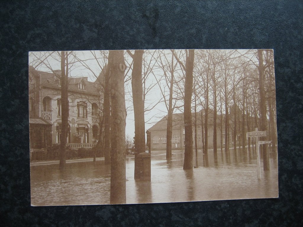 ZUTPHEN Deventerweg geheel onder water, Ophalen of Verzenden, 1920 tot 1940, Gelderland