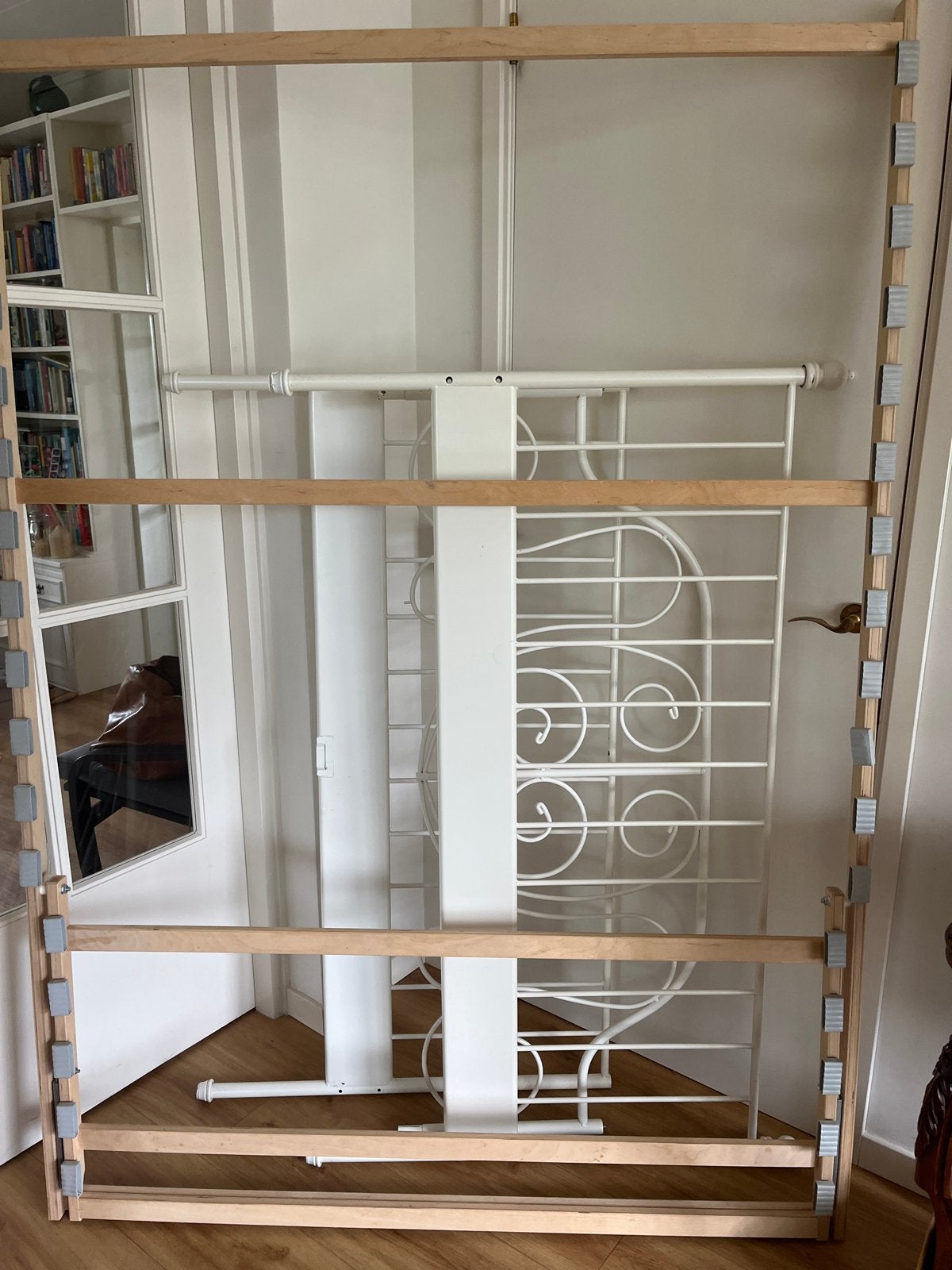 Ikea bed (Leirvik) met lattenbodem en metalen hoofdeinde, Ophalen, Gebruikt, Wit, Tweepersoons