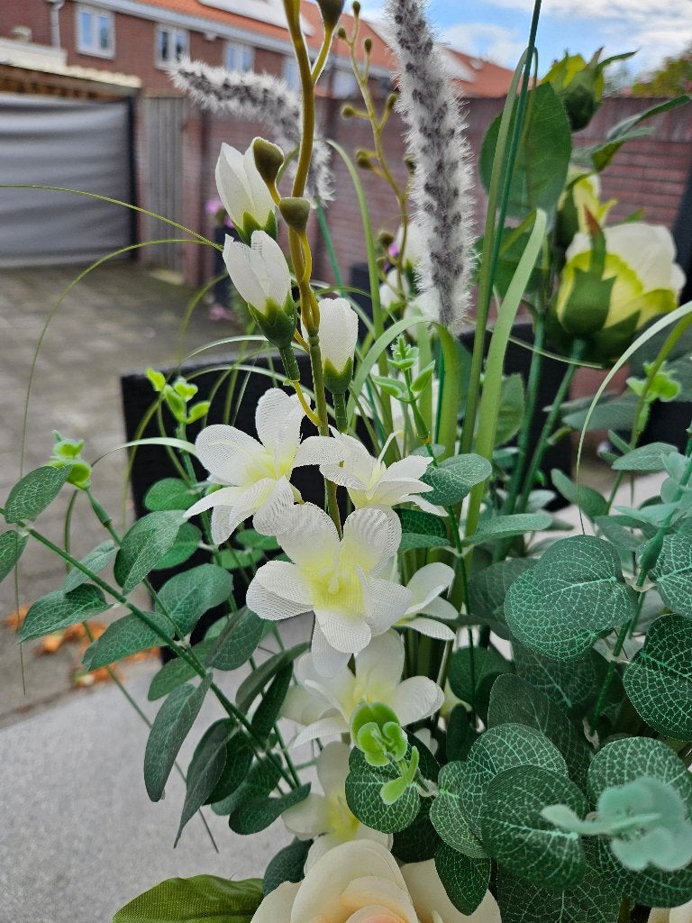 Zijden bloemen, Ophalen, Zo goed als nieuw