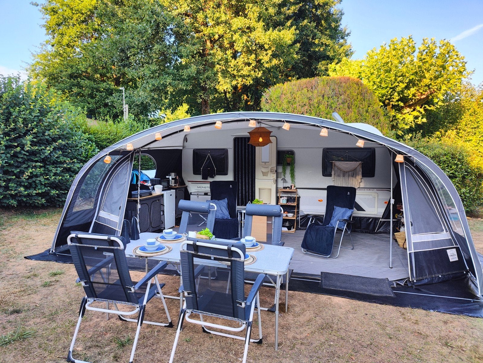 LMC Münsterland 430D - Compacte en complete caravan, Caravans en Kamperen, Vast bed, Kachel, Rondzit, Particulier