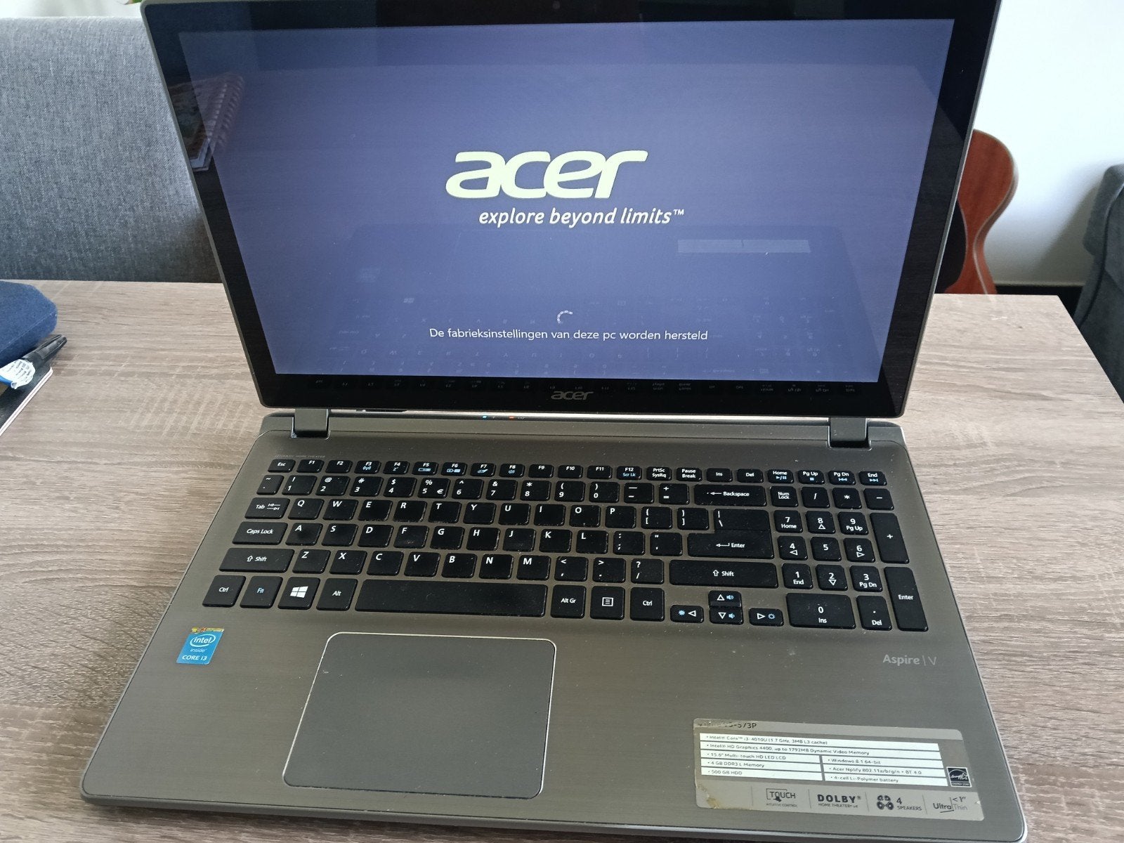 Acer Aspire V5-573P - i3-4010U, 4GB RAM, 500GB HDD, Gebruikt, HDD, Minder dan 2 Ghz, Intel Core i3-4010U