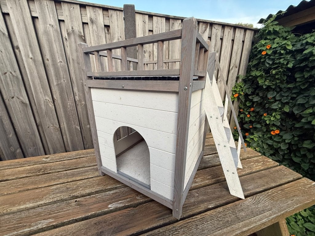 Jura Cat's Home met Balkon - Kattenhuis met trap, Ophalen, Zo goed als nieuw