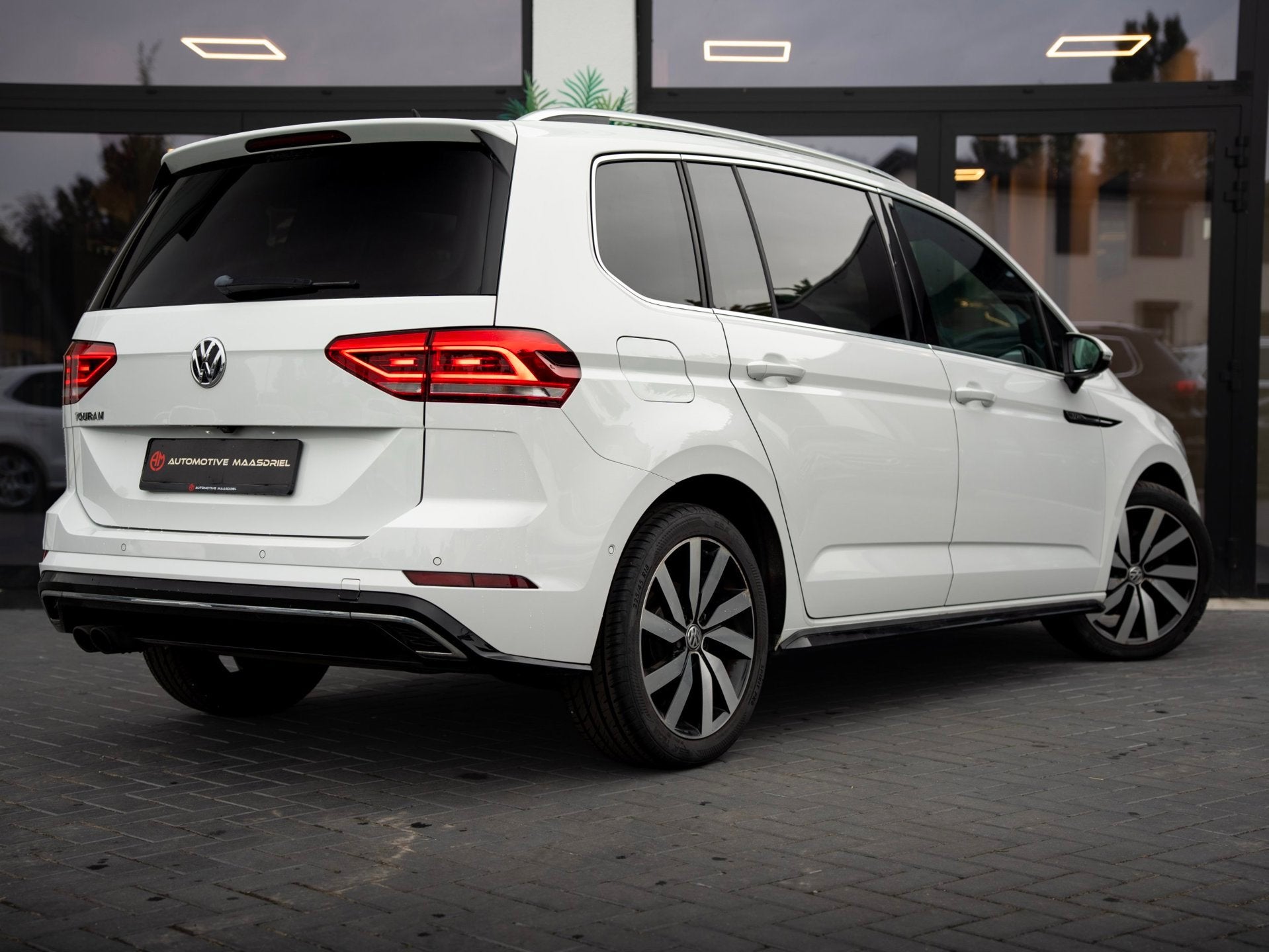 Volkswagen TOURAN 1.4 TSI Highline 7p/R-Line/150PK/Camera/, Auto's, Gebruikt, 150 pk, Wit, 19 km/l