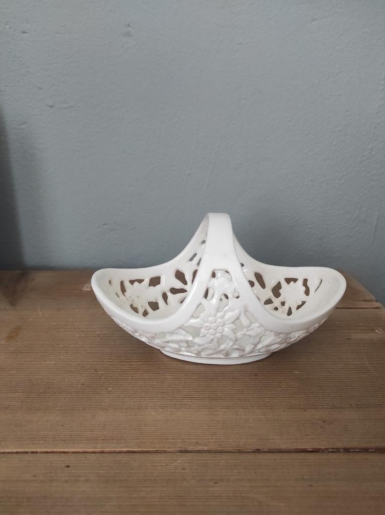 Porseleinen porcelaine mandje RVR, Ophalen of Verzenden, Rechthoekig, Riet