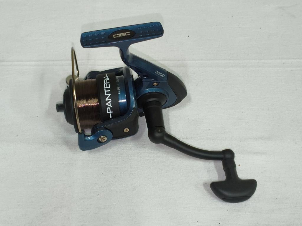 Spro Pantera 3000FD Feeder Molen + Nylon Lijn - Nieuw !!, Ophalen of Verzenden, Nieuw, Molen
