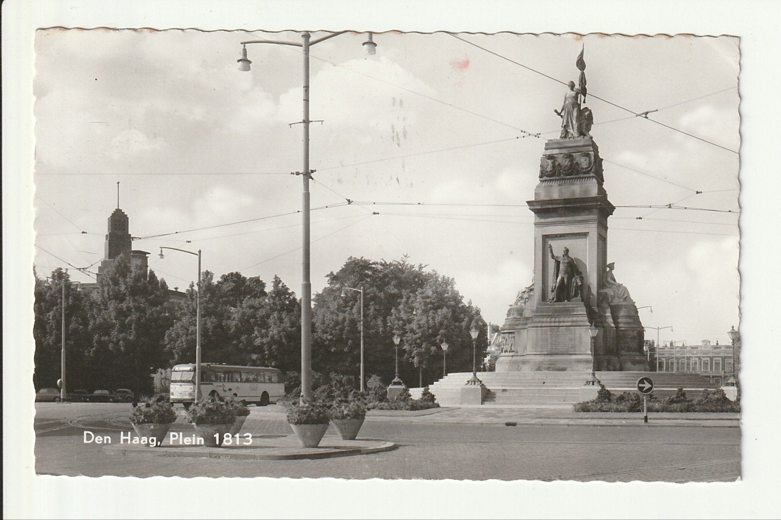 DEN HAAG PLEIN 1813 ROTONDE STANDBEELD AEC VERHEUL STADSBUS, Verzamelen, Ophalen of Verzenden, 1960 tot 1980, Gelopen, Zuid-Holland